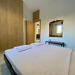 Seaside Two Bedroom Modern Flat In Tourist Area Apartment *