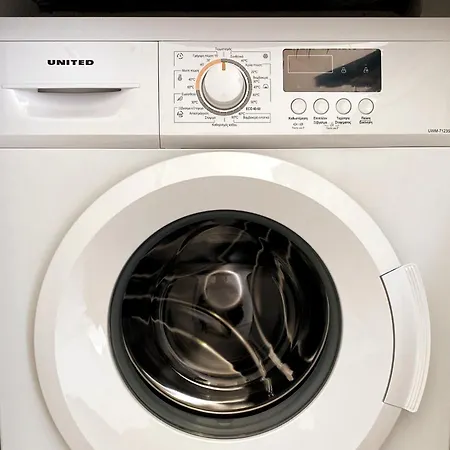 Seaside Two Bedroom Modern Flat In Tourist Area Lägenhet *