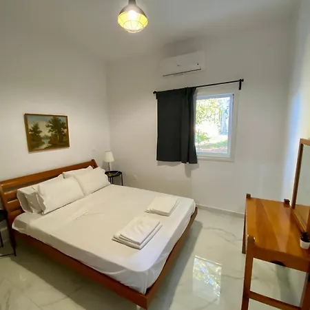 Lägenhet Seaside Two Bedroom Modern Flat In Tourist Area