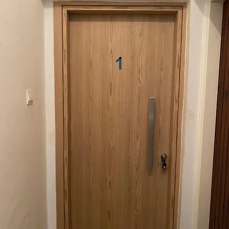 Seaside Two Bedroom Modern Flat In Tourist Area Апартаменты