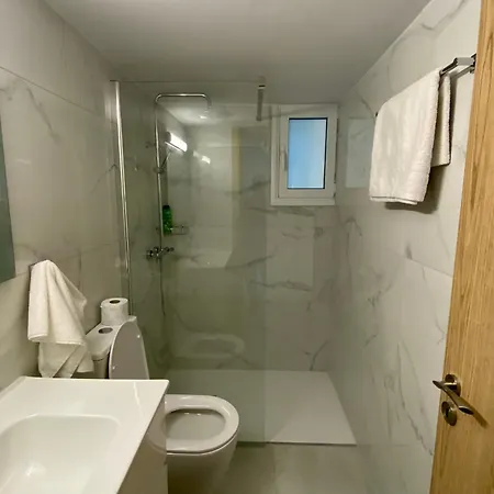 Seaside Two Bedroom Modern Flat In Tourist Area Пафос