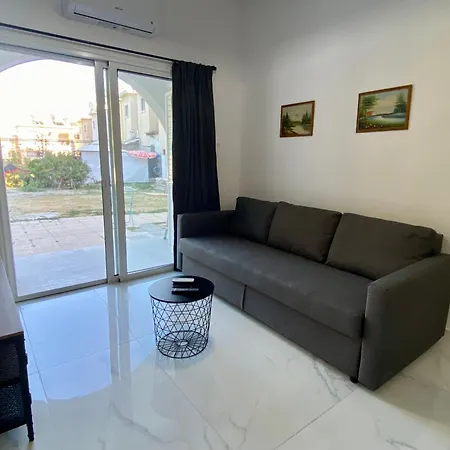 Seaside Two Bedroom Modern Flat In Tourist Area * Paphos