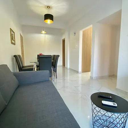 Seaside Two Bedroom Modern Flat In Tourist Area Paphos