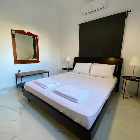 Seaside Two Bedroom Modern Flat In Tourist Area Lägenhet