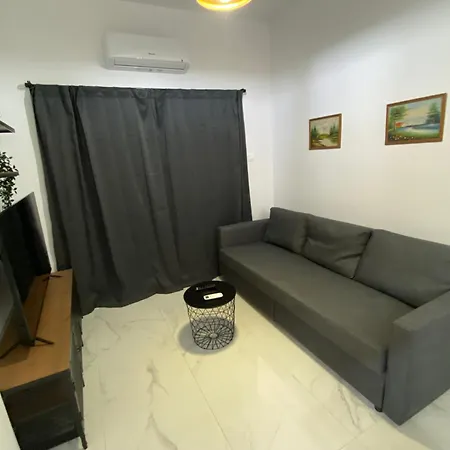 Seaside Two Bedroom Modern Flat In Tourist Area * Paphos