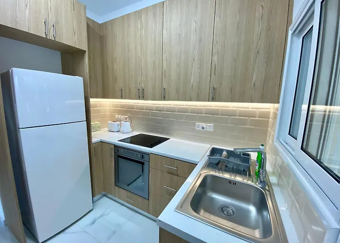 Seaside Two Bedroom Modern Flat In Tourist Area アパート パ フォス