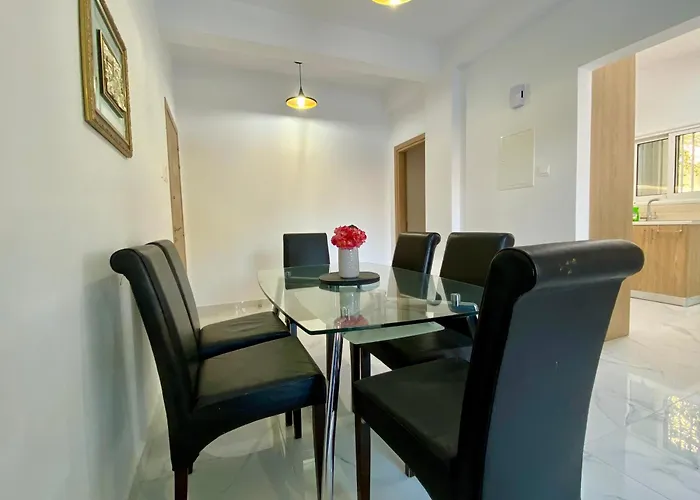 Seaside Two Bedroom Modern Flat In Tourist Area アパート *