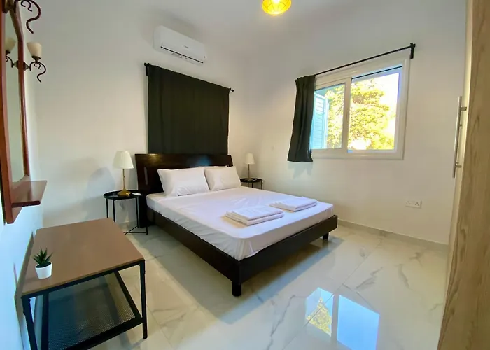 Seaside Two Bedroom Modern Flat In Tourist Area アパート