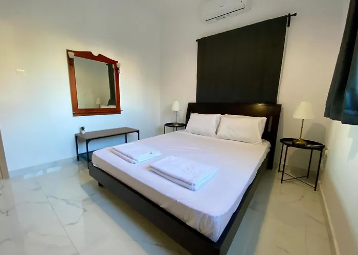Seaside Two Bedroom Modern Flat In Tourist Area Διαμέρισμα