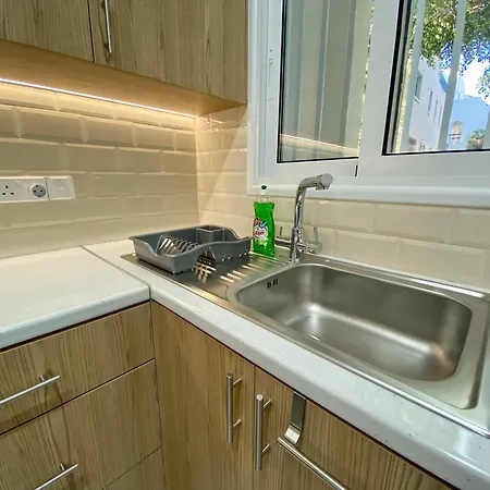 Seaside Two Bedroom Modern Flat In Tourist Area Пафос