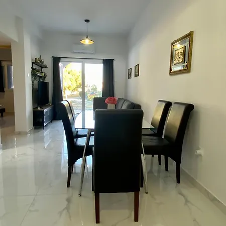 公寓 Seaside Two Bedroom Modern Flat In Tourist Area *