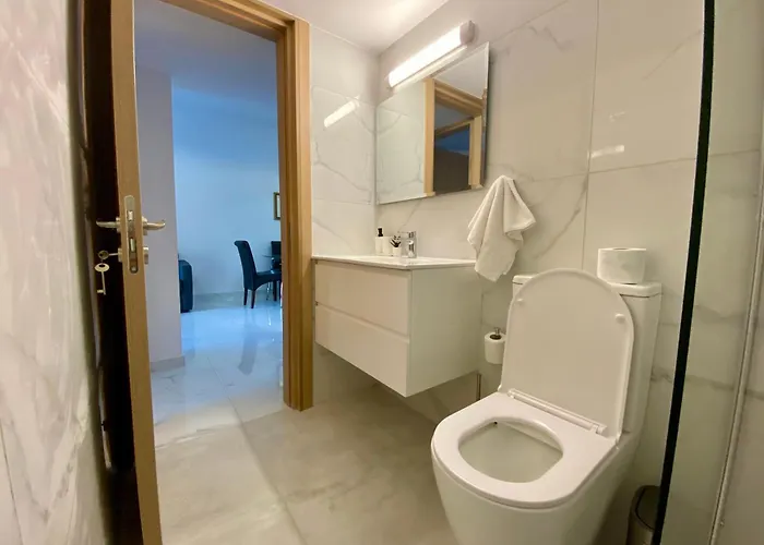 Lejlighed Seaside Two Bedroom Modern Flat In Tourist Area Paphos